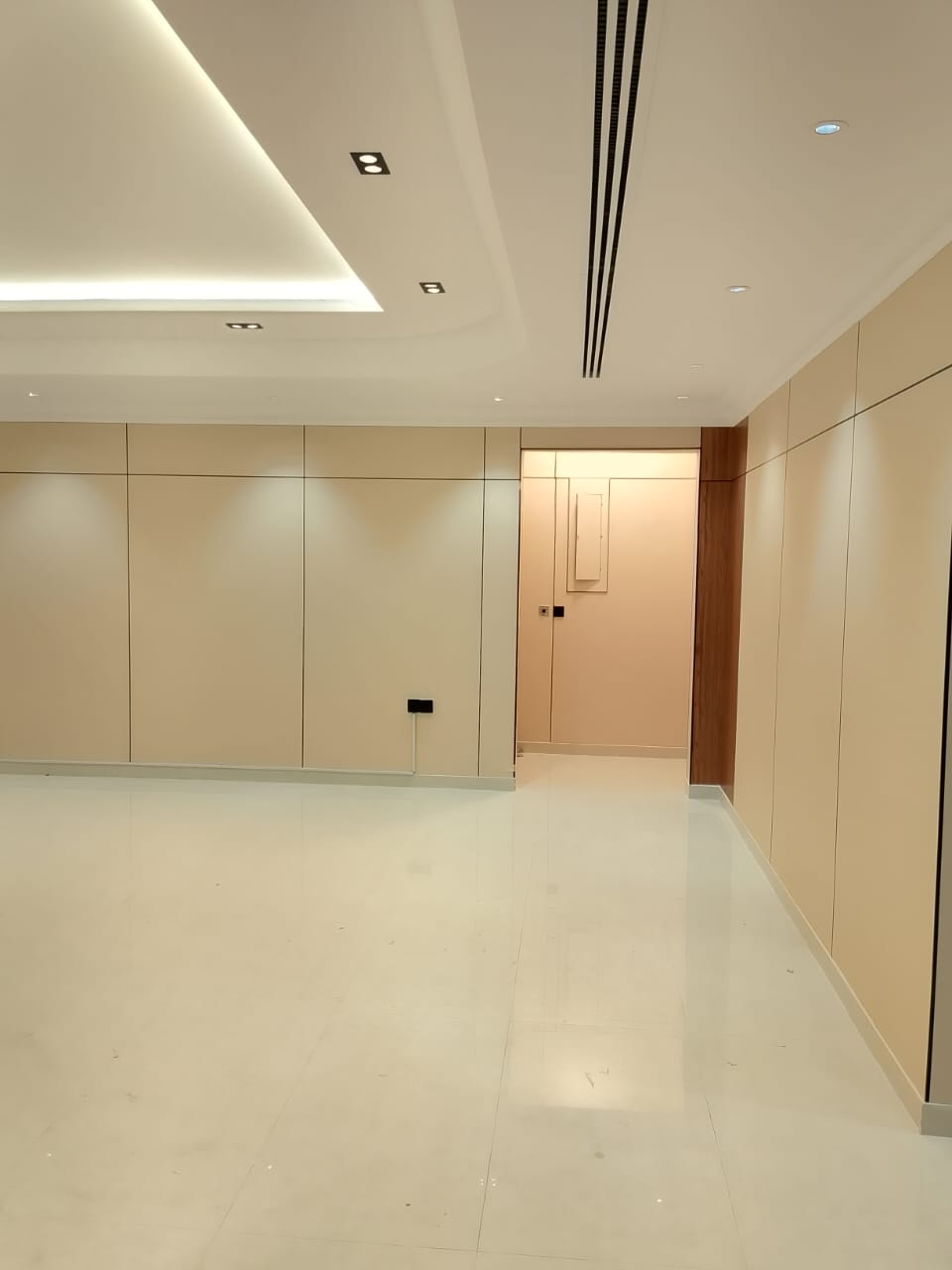 ديكورات داخلية وخارجية في الرياض - بانوهات جبسية وتكسيات خشبية